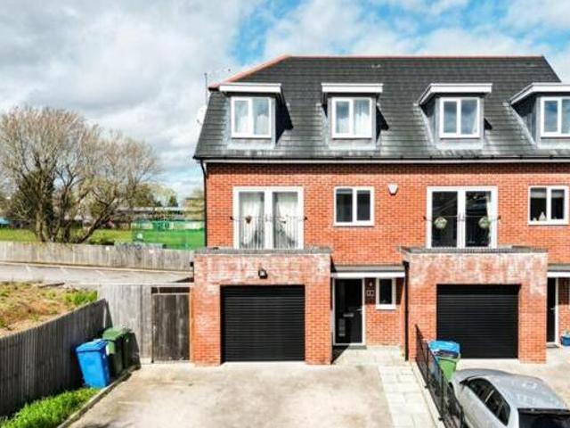 5 Bedroom End Of Terrace House For Sale In Bracknell