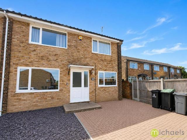 5 bedroom end of terrace house to rent