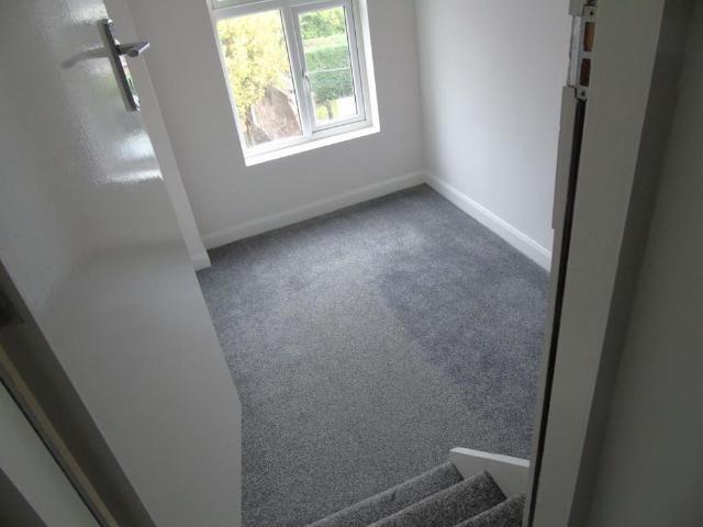 5 bedroom end of terrace house to rent