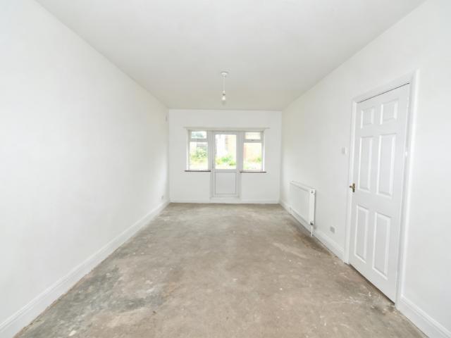 5 bedroom end of terrace house to rent
