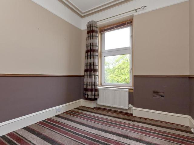 5 bedroom end of terrace house to rent