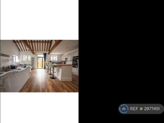 5 bedroom end of terrace house to rent