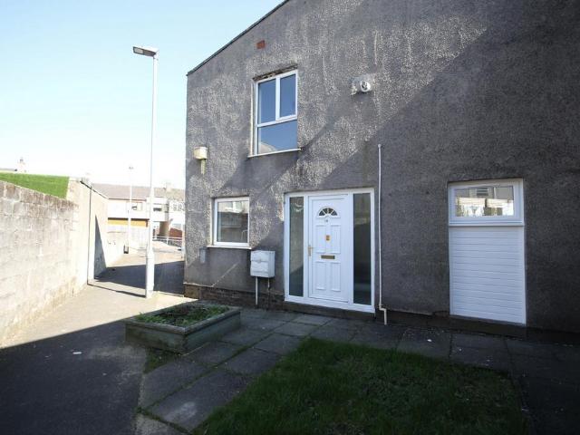 5 bedroom end of terrace house to rent