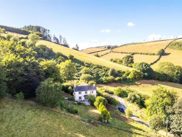 5 bedroom equestrian facility for sale
