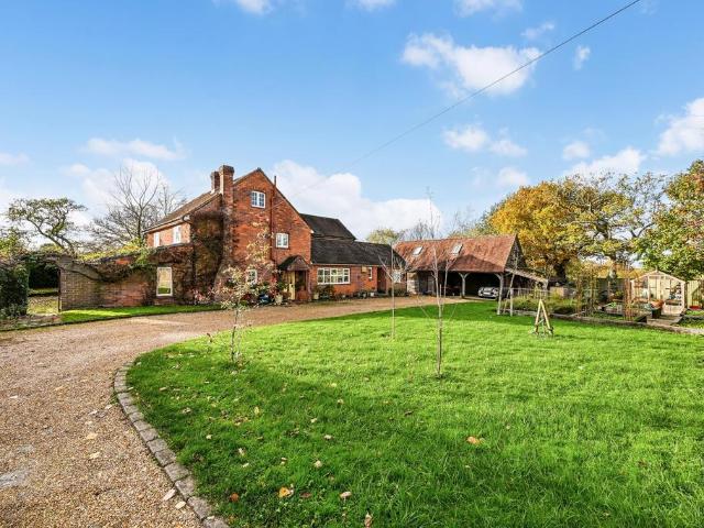5 bedroom equestrian facility for sale