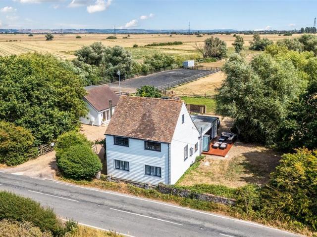 5 bedroom equestrian facility for sale