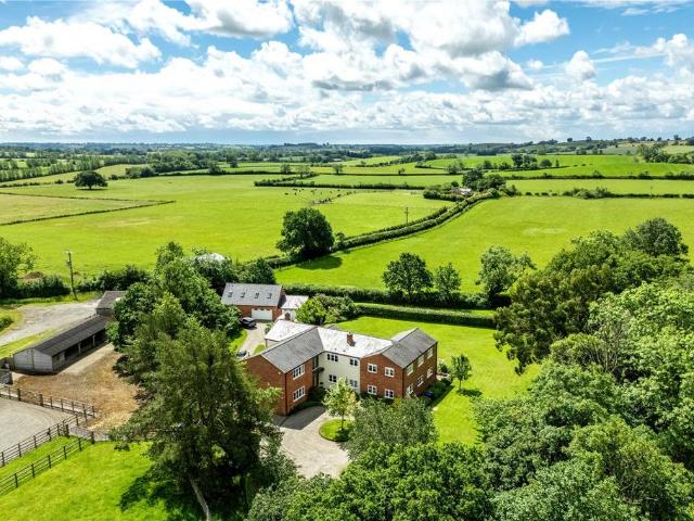 5 bedroom equestrian facility for sale