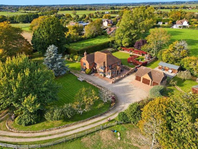 5 bedroom equestrian facility for sale
