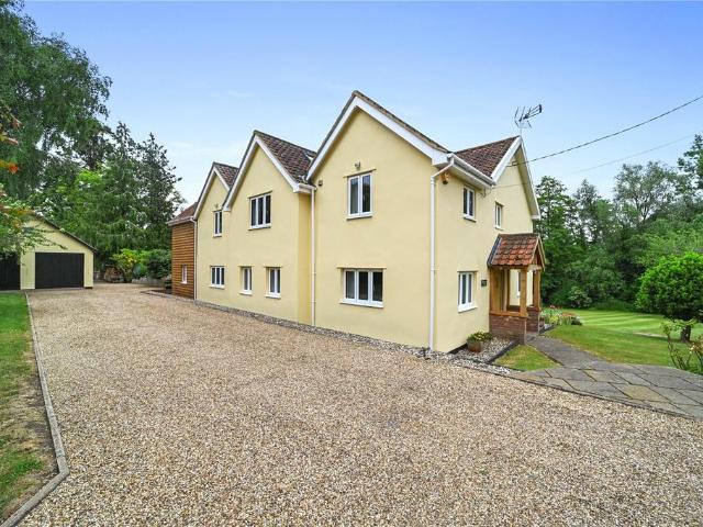 5 bedroom equestrian facility for sale