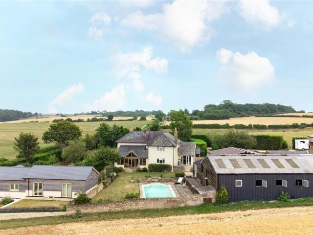 5 bedroom equestrian facility for sale