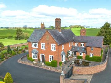 House for sale in Burhill - Garden, Fireplace