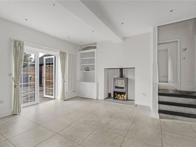 5 bedroom equestrian property to rent