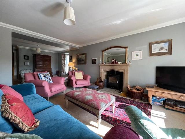 5 bedroom equestrian property to rent