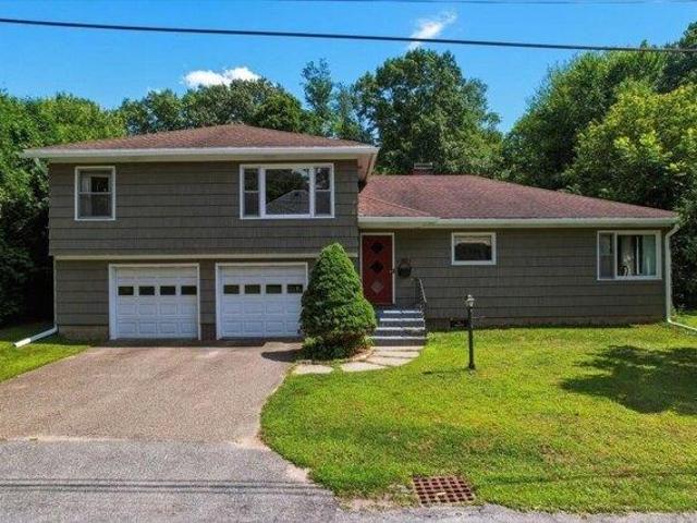 5 bedroom, Essex Junction VT 05452 105426752