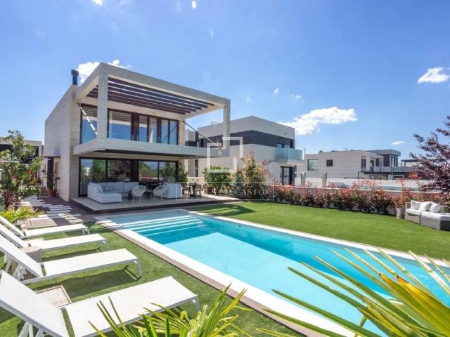 5 bedroom exclusive country house for rent in Majadahonda, Spain