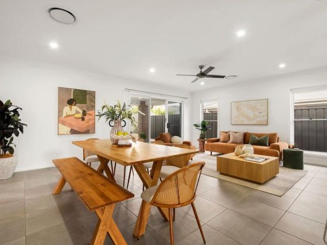 5 Bedroom Family Home, 3 Bathrooms, 3 Living Areas