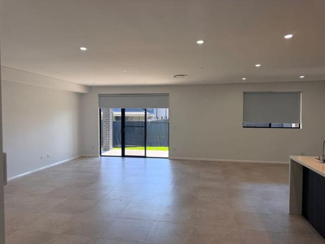 5 BEDROOM FAMILY HOME