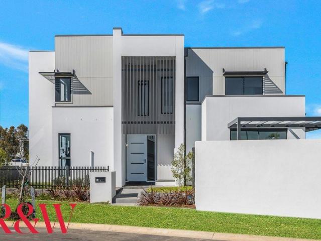 5 Bedroom Family Home I Multiple Living Areas, 3 Bathrooms & Expansive Yard !