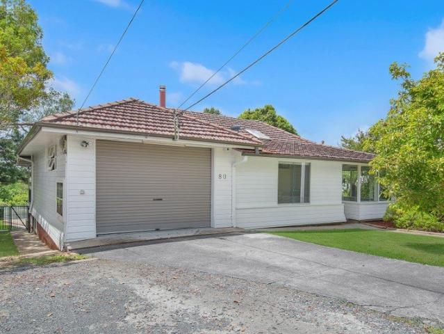 5 Bedroom Family Home in a Great Location!