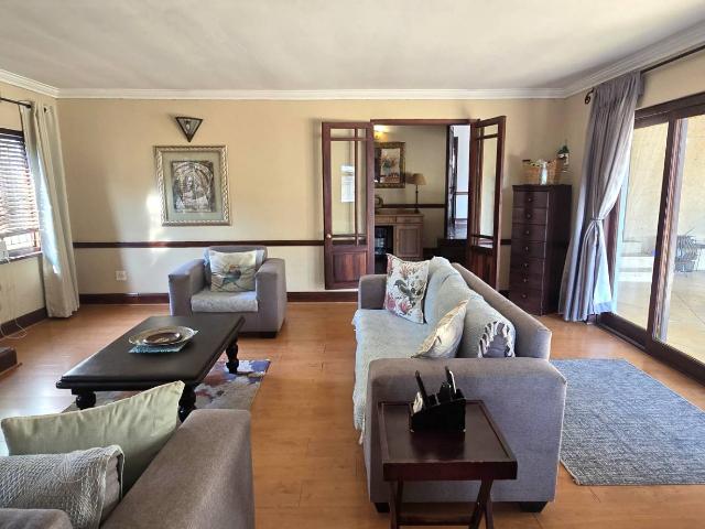 5 Bedroom Family Home with Pool, Large Garden, Main House Rental