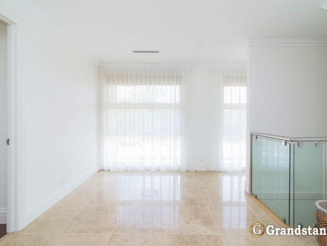 5 Bedroom Family Home within Mount View Primary School Zone and Glen Waverley Secondary College zone