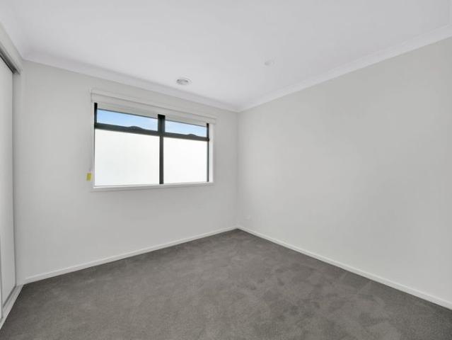 5 Bedroom Family House For Lease!