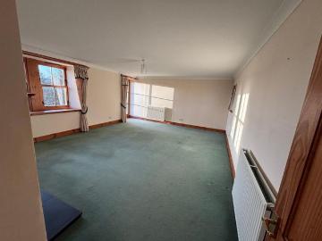 5 bedroom farm house to rent