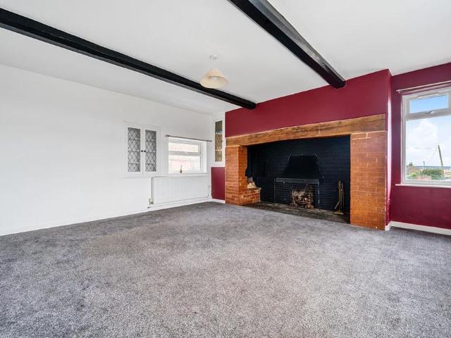 5 bedroom farm house to rent