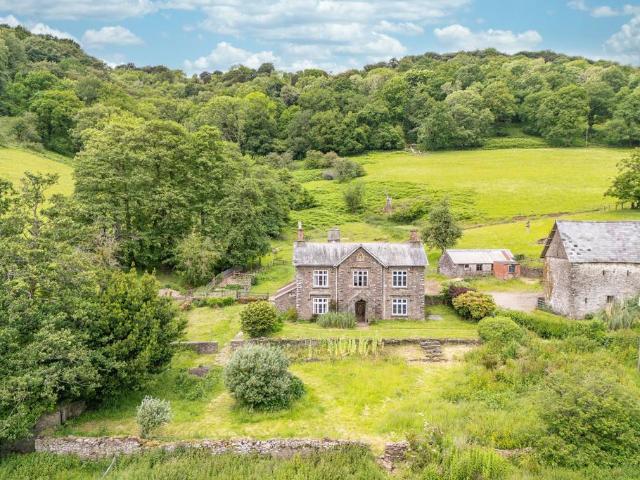 5 bedroom farm house for sale