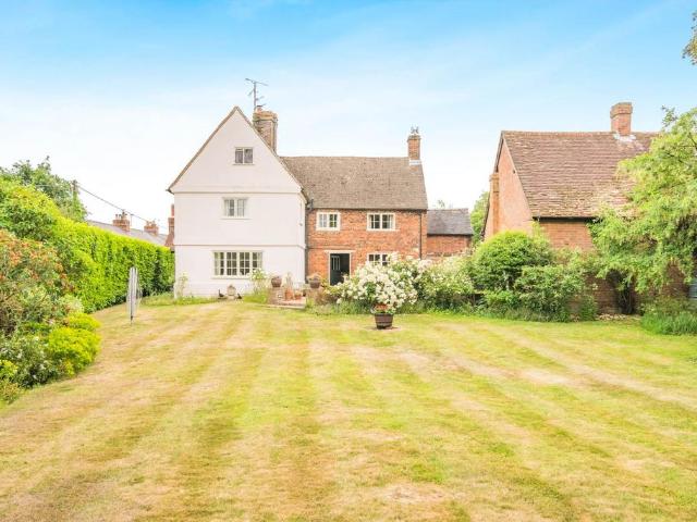 5 bedroom farm house for sale