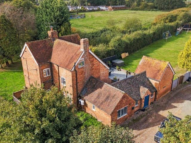 5 bedroom farm house for sale