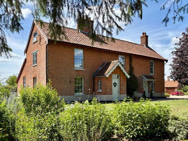 5 bedroom farm house for sale