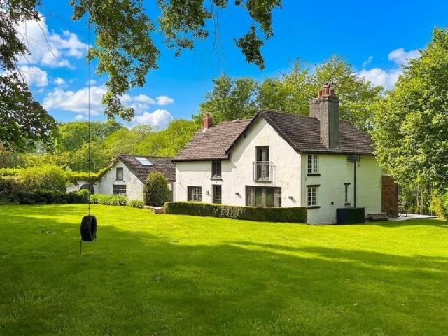 5 bedroom farm house for sale