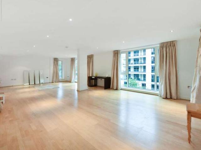 5 Bedroom Flat
