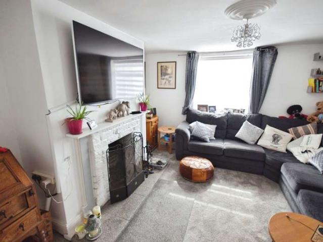 5 Bedroom Flat