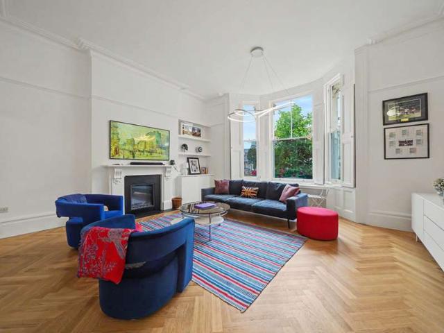 5 Bedroom Flat