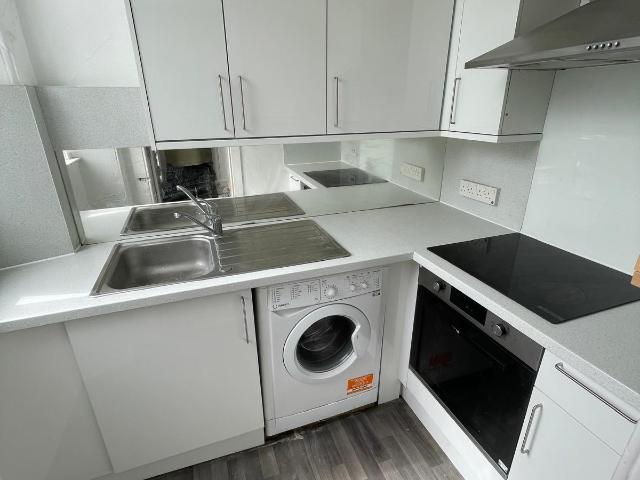5 Bedroom Flat to Rent at Edinburgh, Leith Walk
