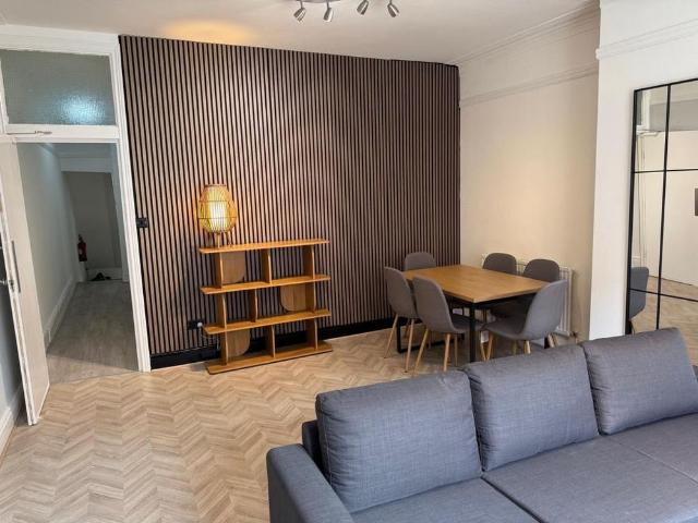5 bedroom flat to rent