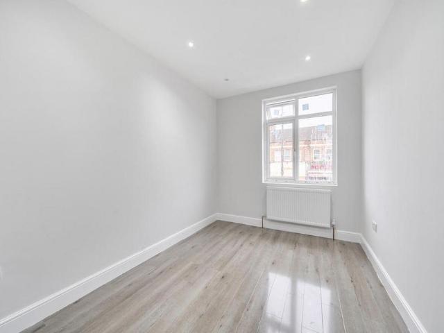 5 bedroom flat to rent