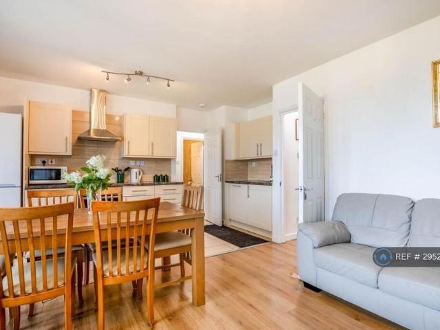 5 bedroom flat to rent