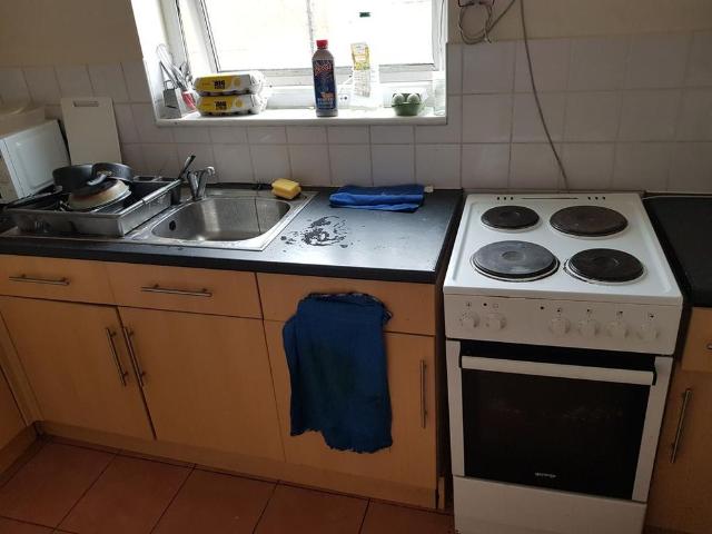 5 bedroom flat to rent