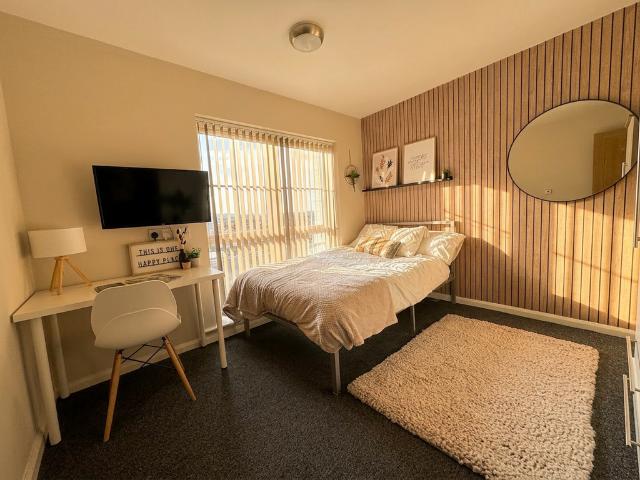 5 bedroom flat to rent