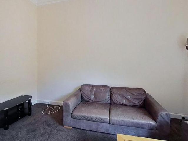 5 bedroom flat to rent