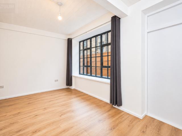 5 bedroom flat to rent