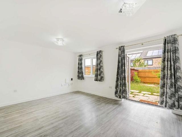 5 bedroom flat to rent