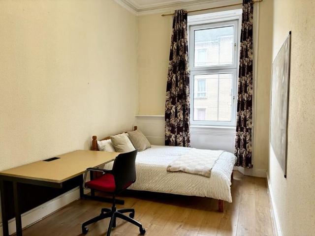 5 bedroom flat to rent