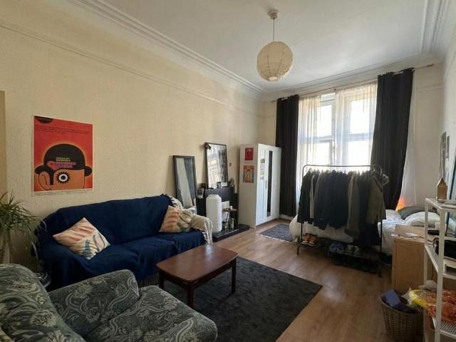 5 bedroom flat to rent