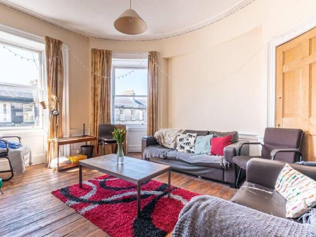 5 bedroom flat to rent