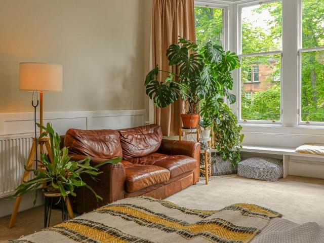 5 bedroom flat to rent