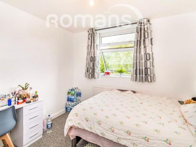 5 bedroom flat to rent